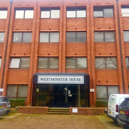 Westminster House Daire Slough Dış mekan fotoğraf